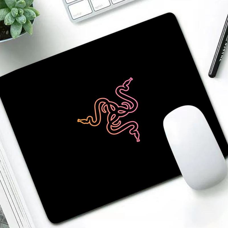 Razer Luxury Mouse Pad Anime G - Laptop Accessories For Office avis et prix